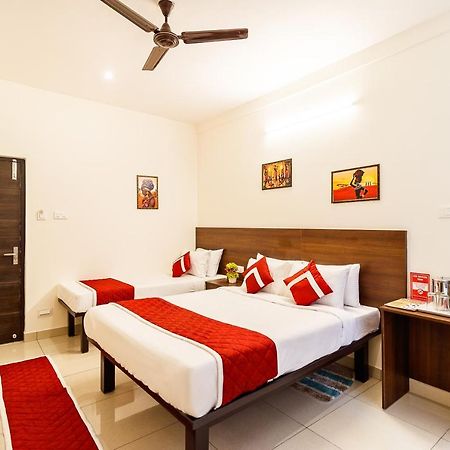 Octave Vels Grand Hotel Bangalore Extérieur photo