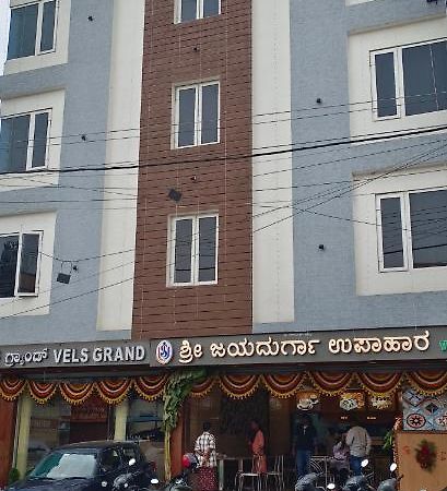Octave Vels Grand Hotel Bangalore Extérieur photo