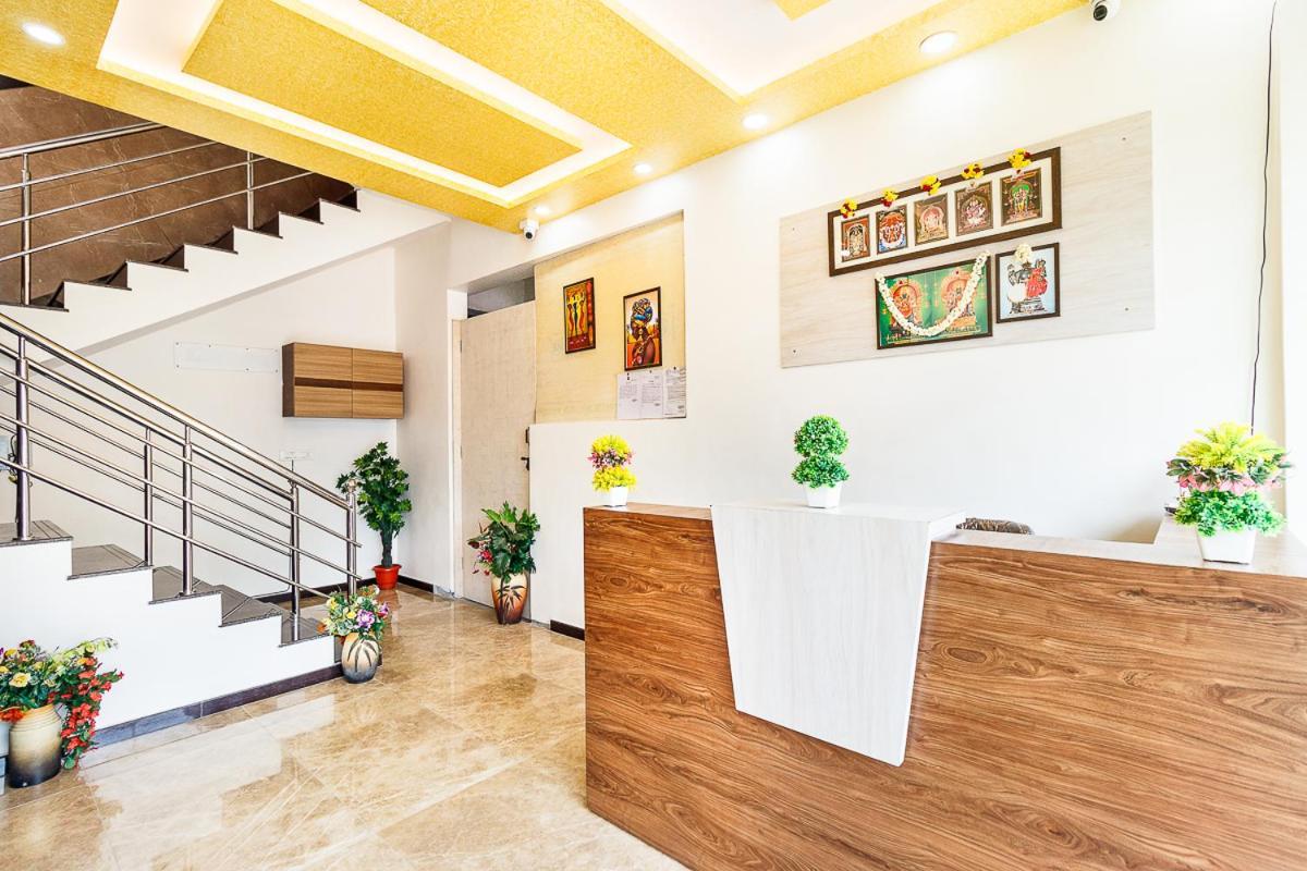 Octave Vels Grand Hotel Bangalore Extérieur photo