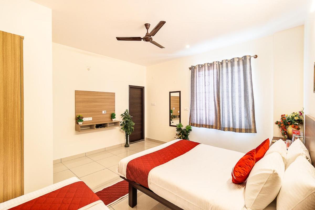 Octave Vels Grand Hotel Bangalore Extérieur photo