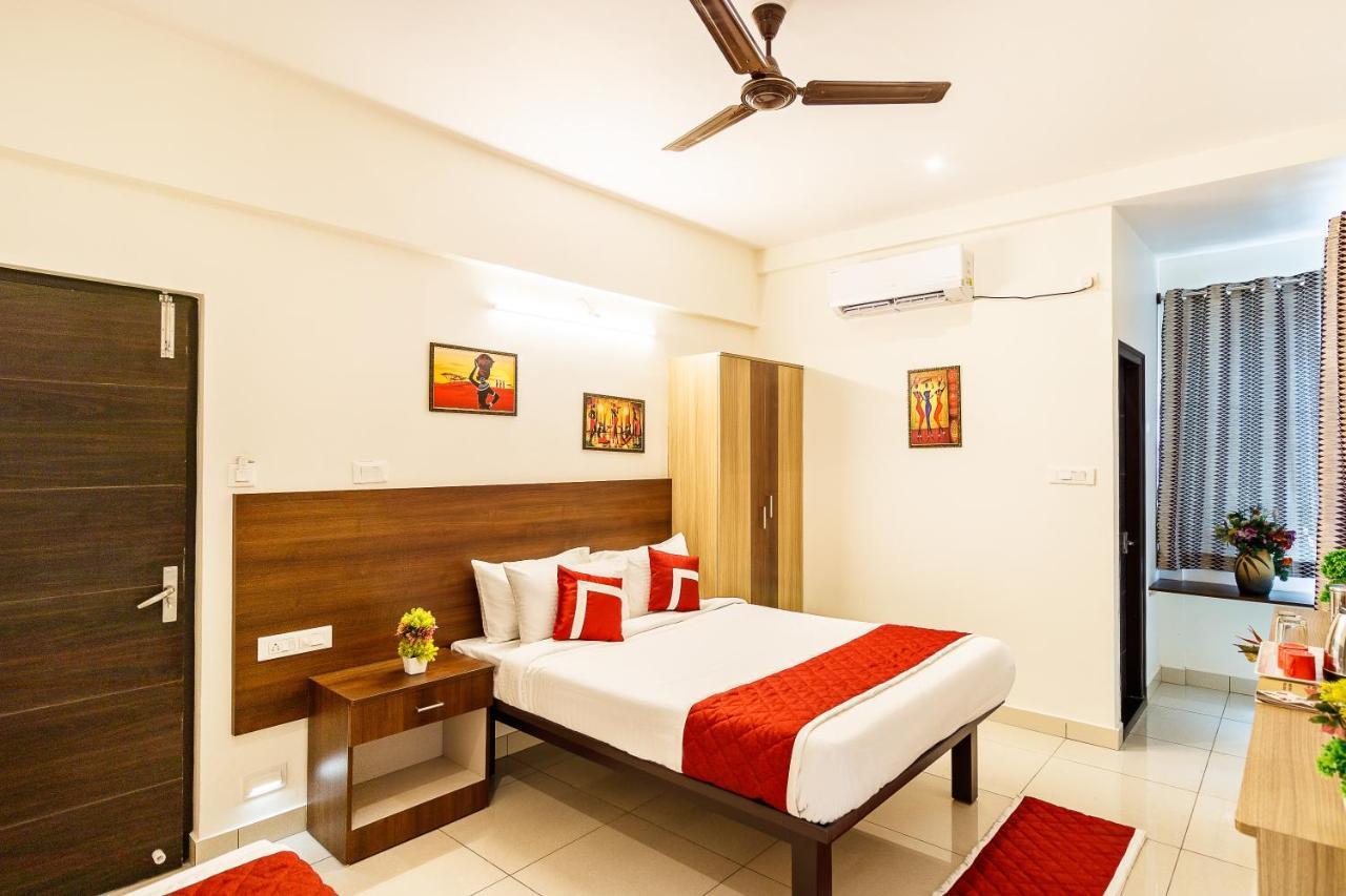 Octave Vels Grand Hotel Bangalore Extérieur photo