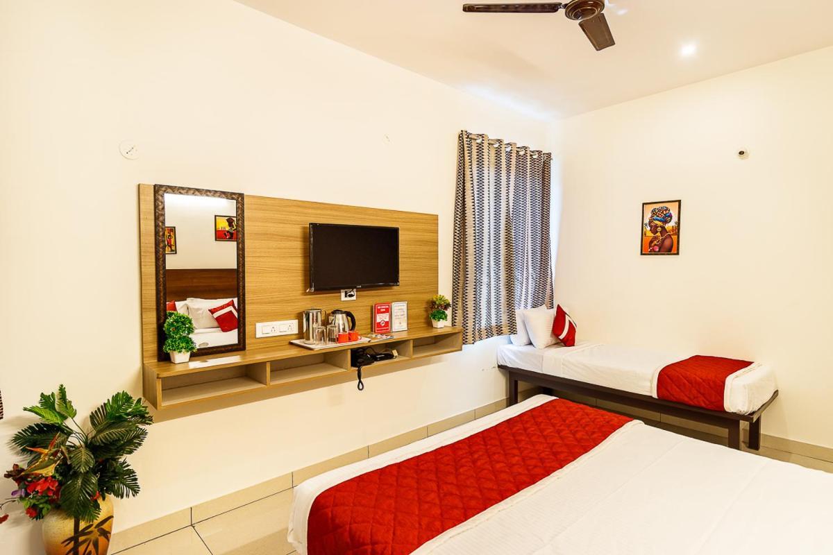 Octave Vels Grand Hotel Bangalore Extérieur photo