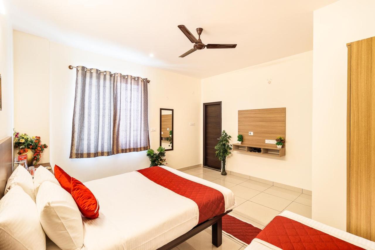 Octave Vels Grand Hotel Bangalore Extérieur photo