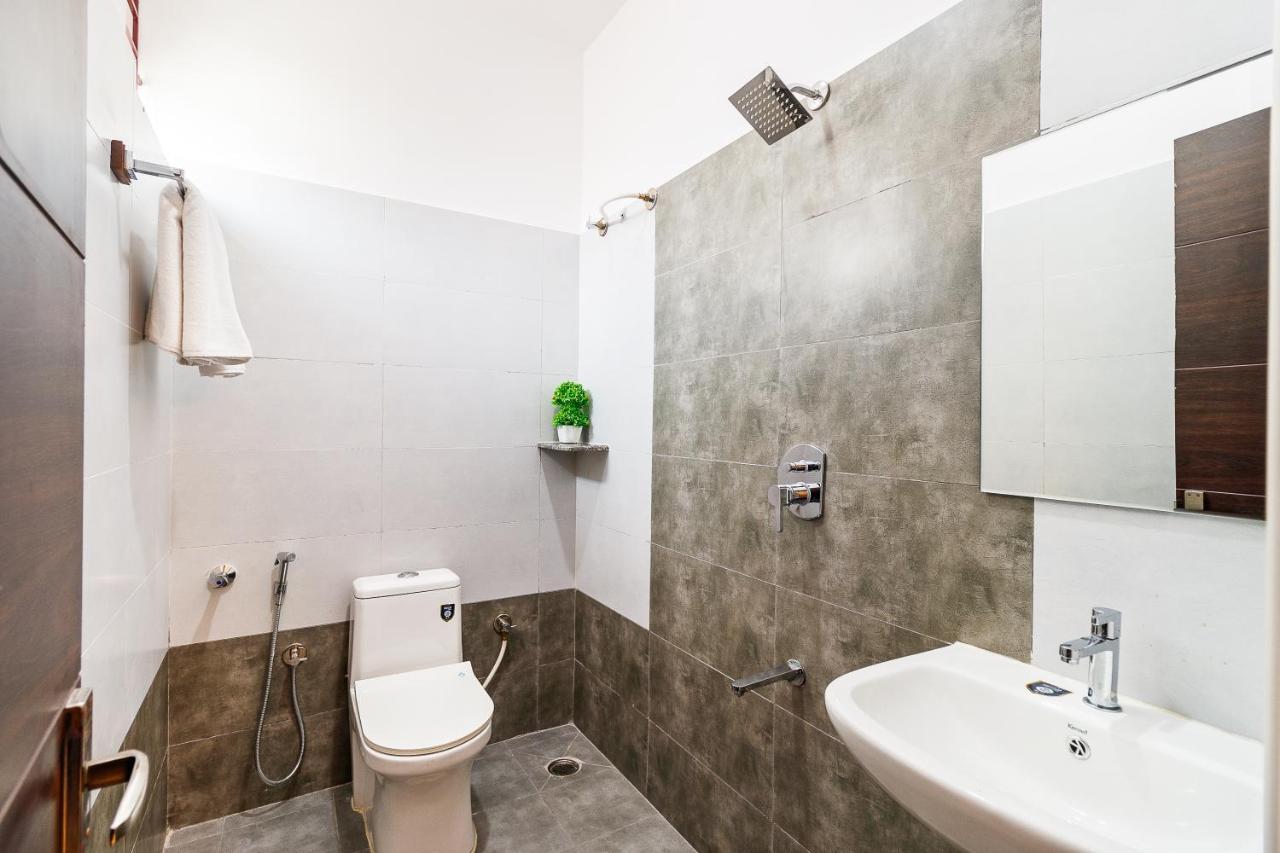 Octave Vels Grand Hotel Bangalore Extérieur photo