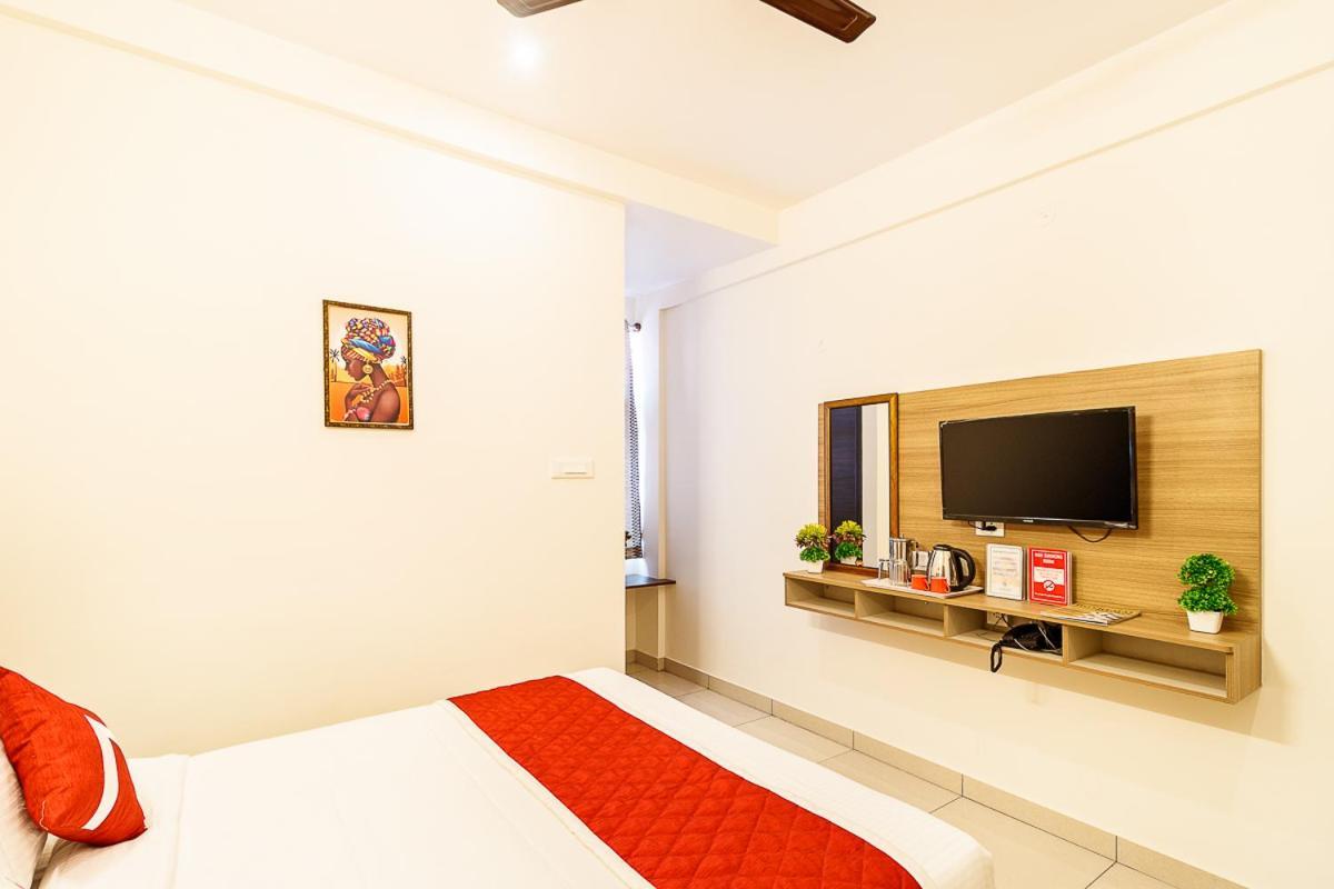 Octave Vels Grand Hotel Bangalore Extérieur photo