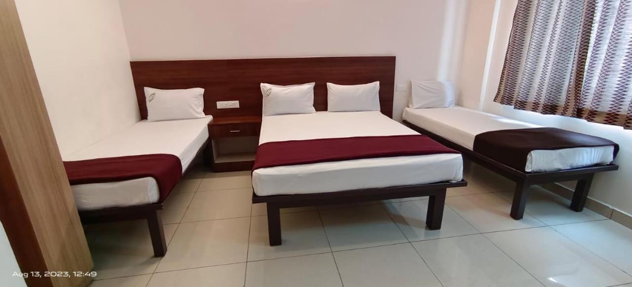 Octave Vels Grand Hotel Bangalore Extérieur photo